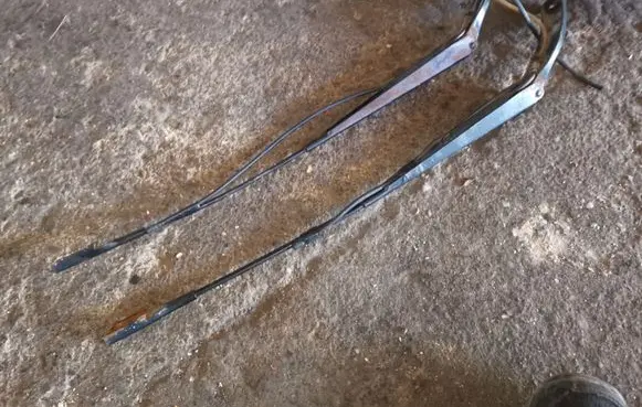 Mercedes-Benz Sprinter W906 Front wiper blade arm