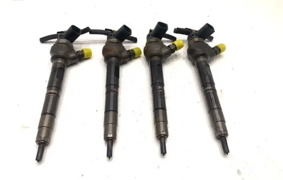 Volkswagen PASSAT B7 Fuel injectors set 03L130277J