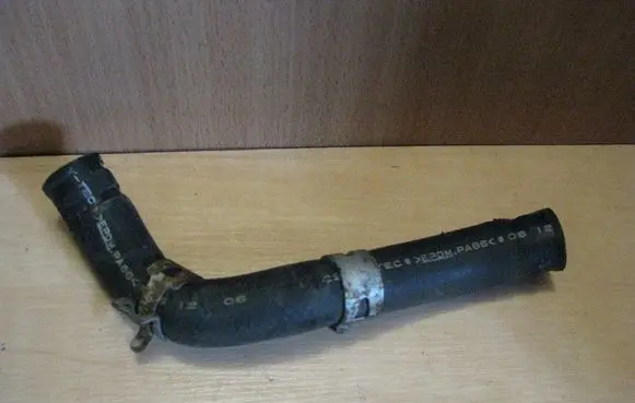 Honda Civic Engine coolant pipe/hose