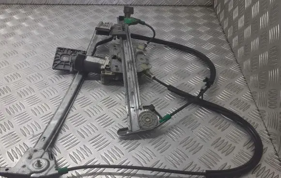 Peugeot 206 CC Front door window regulator with motor 9636627580