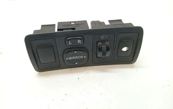 Toyota Avensis T220 Wing mirror switch 183574