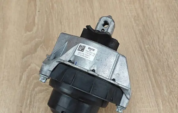 BMW 4 G22 G23 G24 G26 Engine mount vacuum valve 7582320