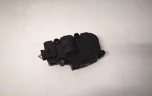 Mercedes-Benz A W176 Air flap motor/actuator 412650920