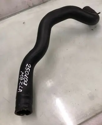 Mercedes-Benz CLA C117 X117 W117 Engine coolant pipe/hose A1765011382