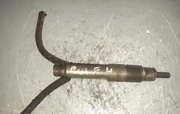 Volkswagen Golf IV Fuel injector 028130202P 2FHKBEL58P144 220BAR866A