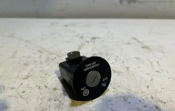 KIA Sorento Passenger airbag on/off switch 