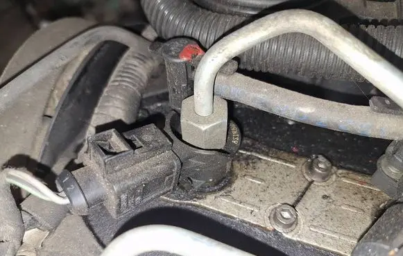 Fuel injector