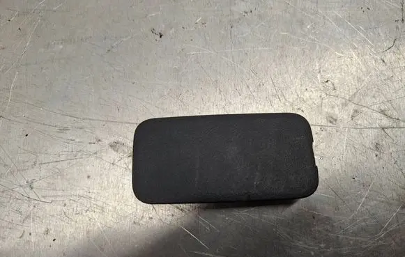 Toyota Yaris Other trunk/boot trim element 677650D010