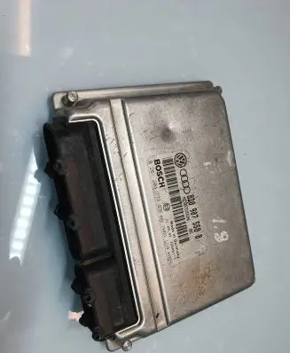 Audi A4 S4 B5 8D Engine control unit/module 8D0907558B 0261204774