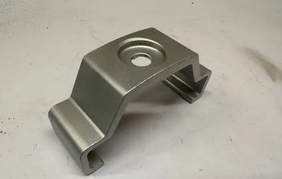 Mercedes-Benz E W124 Front shock absorber mounting bracket 1243230632
