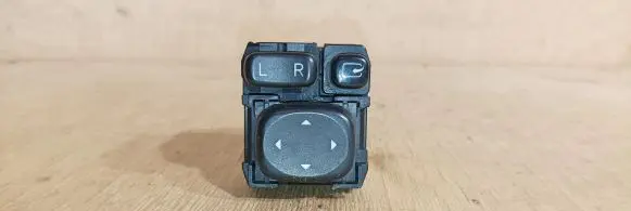 Lexus IS 220D-250-350 Wing mirror switch 183646