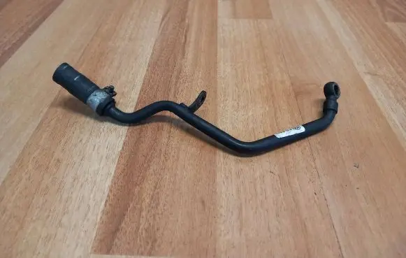 Volkswagen Touareg I Engine coolant pipe/hose 059121399