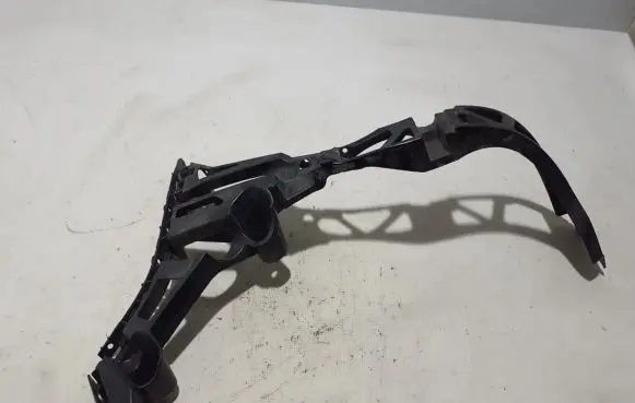 Mercedes-Benz EQE v295 Rear bumper mounting bracket A2958850404