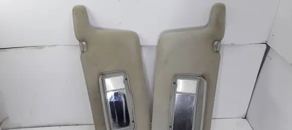 Toyota Avensis Verso Sun visor