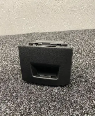 BMW X5 F15 Glove box