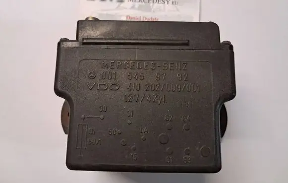 Mercedes-Benz E W124 Glow plug pre-heat relay 0015459732