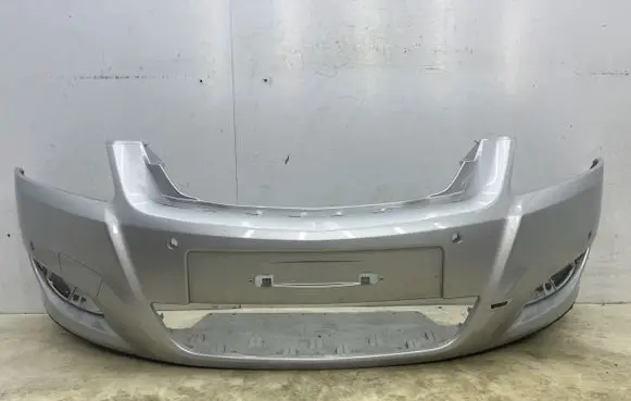 Opel Zafira B Front bumper 13247273