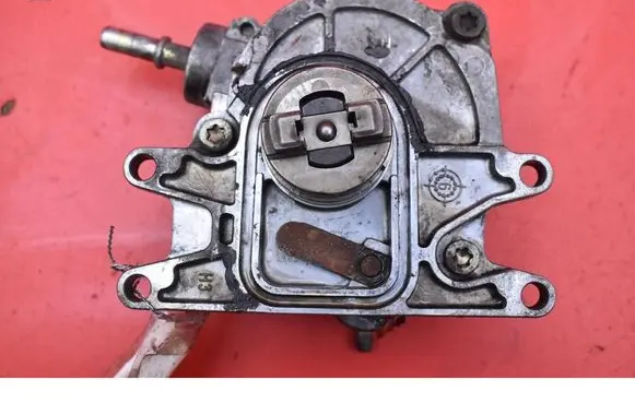 Opel Astra G Vacuum pump 90531397