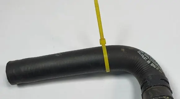 Mercedes-Benz CLK A209 C209 Engine coolant pipe/hose 558001100