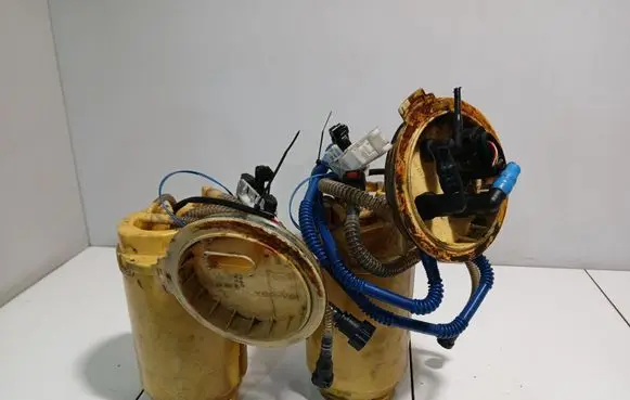 Volkswagen Touareg I In-tank fuel pump 7L8919679F