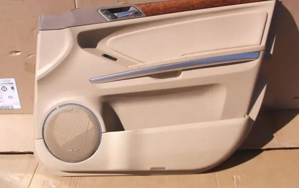 Mercedes-Benz ML W164 Front door card panel trim
