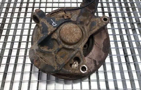 Iveco Daily 6th gen Front wheel hub spindle knuckle 