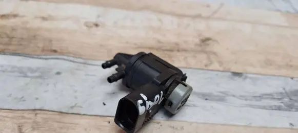 Volkswagen Touran I Turbo solenoid valve 1K0906283A 03170