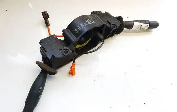 Wiper turn signal indicator stalk/switch