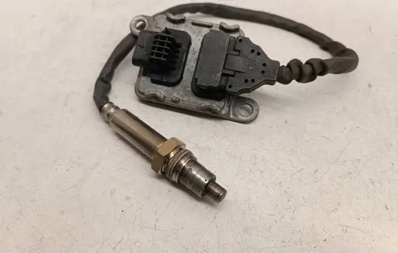 Mercedes-Benz E W213 Lambda probe sensor A0009057108 A2C1277620001 0009057108