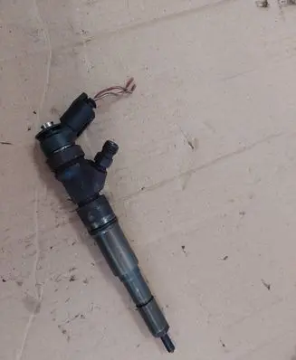 BMW 5 E60 E61 Fuel injector 0445110209 7794435