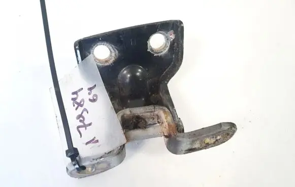 KIA Carens I Rear door lower hinge