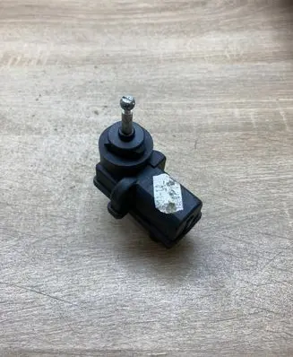 Opel Astra F Headlight level adjustment motor 90413185 0500008