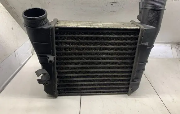 Audi A4 S4 B7 8E 8H Intercooler radiator 8E0145805AA