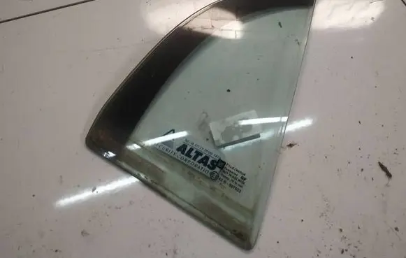 Opel Vectra C Rear vent window glass as2