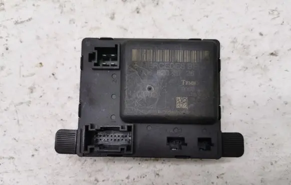 Mercedes-Benz Sprinter W906 Door central lock control unit/module A9068203726