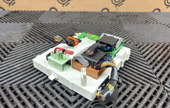 Volvo XC90 Comfort/convenience module 31453070AA