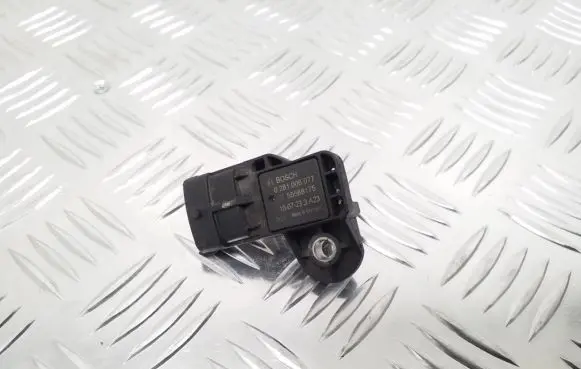 Opel Astra J Air pressure sensor 55568175