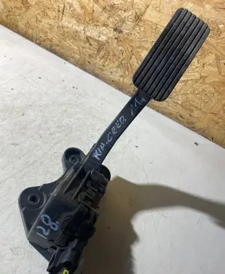 KIA Ceed Accelerator throttle pedal 32700XXXXX