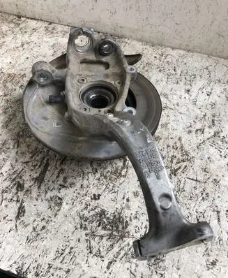 Audi A4 S4 B9 Front wheel hub
