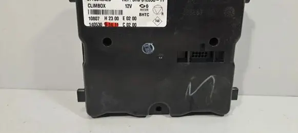 Nissan Qashqai Climate control unit 277604EA2B