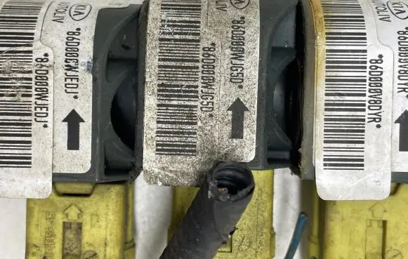 KIA Sorento Airbag deployment crash/impact sensor 959303E100 T03LN300098 0991M000098
