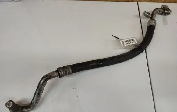 KIA Sorento Air conditioning (A/C) pipe/hose 