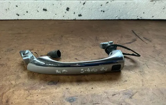 Mercedes-Benz S W220 Front door exterior handle