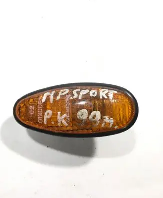 Front fender indicator light