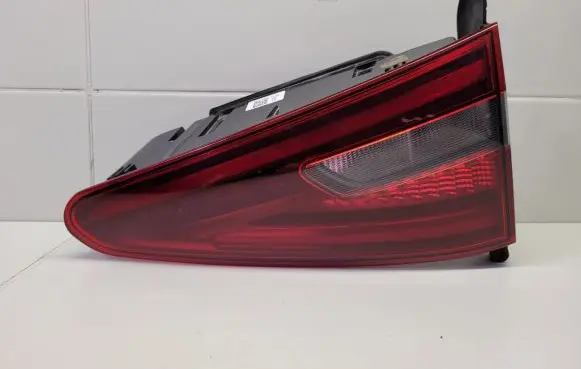 Alfa Romeo Stelvio Tailgate rear/tail lights 20795112