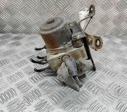Toyota Land Cruiser (HDJ90) ABS Pump 4405060020