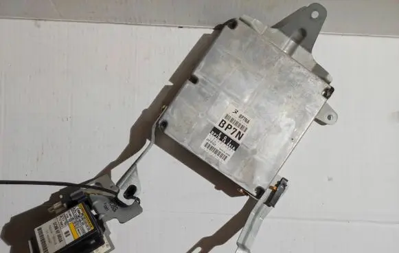 Mazda 323 F Engine control unit/module BP7N18881A