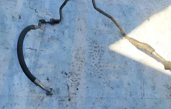 Volkswagen Golf VI Air conditioning (A/C) pipe/hose 