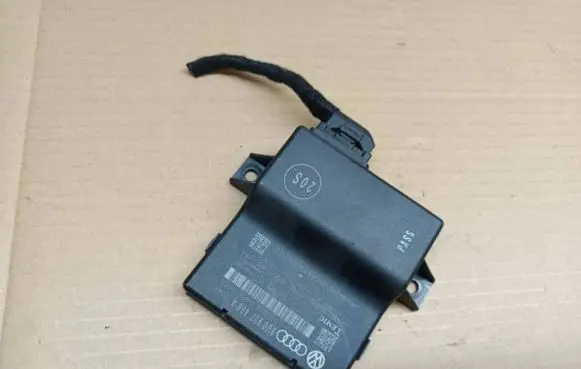 Audi A1 Gateway control module 8U0907468A 2840652903300