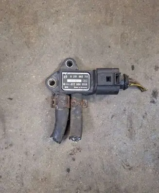 Audi A8 S8 D3 4E Exhaust gas pressure sensor 07Z906051A 0281002711
